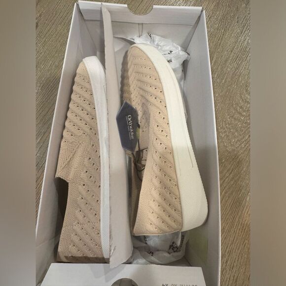 NWT. Ortholite comfort / soma slip ons - Picture 9 of 9